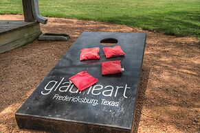 Lucinda Luxury RV With Hot Tub