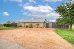 Private Luxury Retreat With Hot Tub 10mins To Fred!