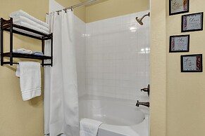 Private Luxury Retreat With Hot Tub 10mins To Fred!