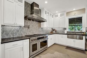 Luxury Ranch W/pool-hot Tub-near Fred!