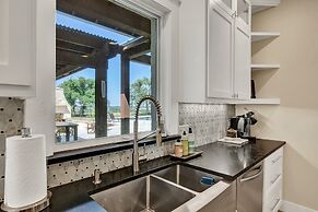 Luxury Ranch W/pool-hot Tub-near Fred!