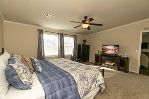 Hill Country Escape/lrg Patio/minutes to Wineries