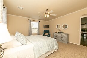 Hill Country Escape/lrg Patio/minutes to Wineries