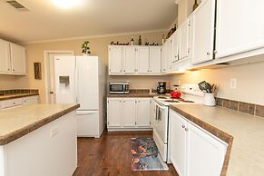 Hill Country Escape/lrg Patio/minutes to Wineries