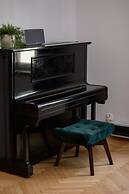 Retro Apartment Cracow Center by Renters