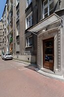 Retro Apartment Cracow Center by Renters