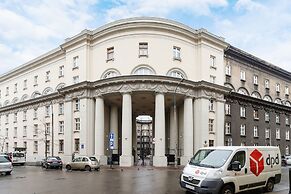 Retro Apartment Cracow Center by Renters