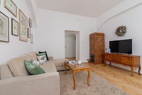 Retro Apartment Cracow Center by Renters