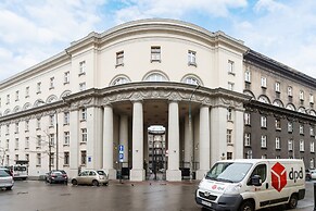 Retro Apartment Cracow Center by Renters