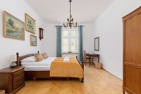 Retro Apartment Cracow Center by Renters