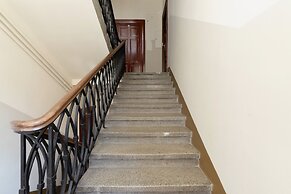 Retro Apartment Cracow Center by Renters