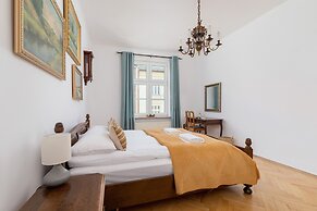 Retro Apartment Cracow Center by Renters