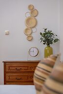 Retro Apartment Cracow Center by Renters