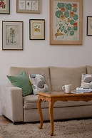 Retro Apartment Cracow Center by Renters