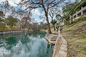 River Condo Next to Schlitterbahn Water Park!