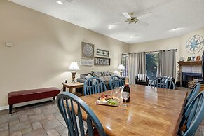 River Condo Next to Schlitterbahn Water Park!