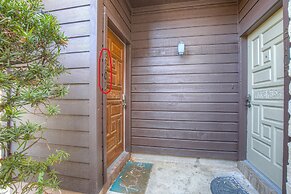 River Condo Next to Schlitterbahn Water Park!