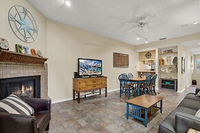 River Condo Next to Schlitterbahn Water Park!