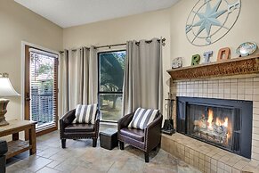 River Condo Next to Schlitterbahn Water Park!