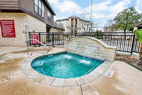 River Condo Next to Schlitterbahn Water Park!