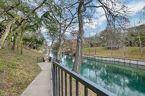 River Condo Next to Schlitterbahn Water Park!