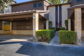 River Condo Next to Schlitterbahn Water Park!