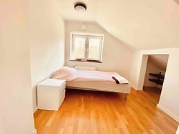 Bjurvik's Villa - Flat 3 - Business Customers Only