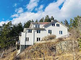 Bjurvik's Villa - Flat 3 - Business Customers Only