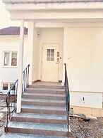 Bjurvik's Villa - Flat 3 - Business Customers Only