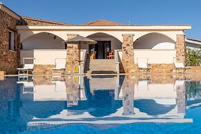 Chic Villa Antonina One Bedroom Sleeps 4