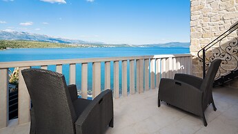 Luxury at Villa Cama - Your Dream Vacation Rental!