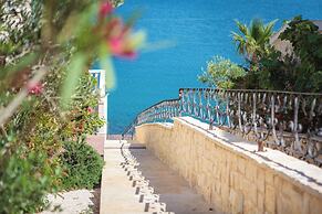 Luxury at Villa Cama - Your Dream Vacation Rental!