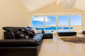 Luxury at Villa Cama - Your Dream Vacation Rental!