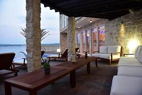 Luxury at Villa Cama - Your Dream Vacation Rental!