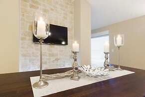 Luxury at Villa Cama - Your Dream Vacation Rental!