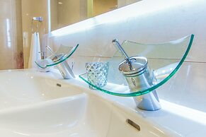 Luxury at Villa Cama - Your Dream Vacation Rental!