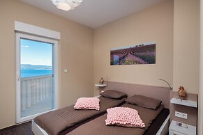 Luxury at Villa Cama - Your Dream Vacation Rental!