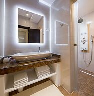 Luxury at Villa Cama - Your Dream Vacation Rental!