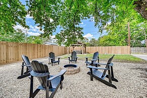 Stunning Home 3 min to Main With Hot tub and Firepit!