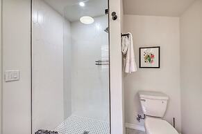 Stunning Home 3 min to Main With Hot tub and Firepit!