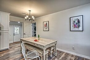 Stunning Home 3 min to Main With Hot tub and Firepit!