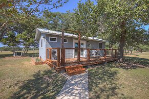 Stunning Home With Hot Tub Sauna and Grill!