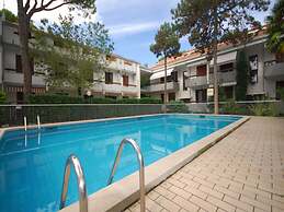 Relaxing Seaside Villa With Swimming Pool