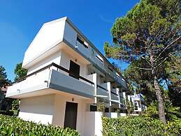 Relaxing Seaside Villa With Swimming Pool