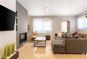 Villa Ismini 3 Bedrooms With Pool , sea View and E-car Charger