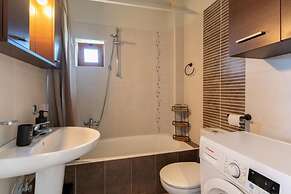 Villa Ismini 3 Bedrooms With Pool , sea View and E-car Charger