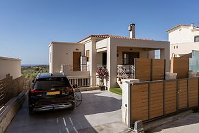 Villa Ismini 3 Bedrooms With Pool , sea View and E-car Charger