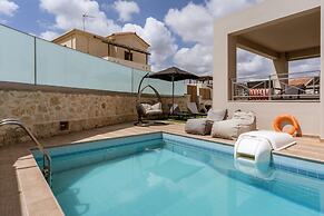 Villa Ismini 3 Bedrooms With Pool , sea View and E-car Charger