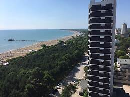 Seafront Flat With Amazing View in Lignano Pineta