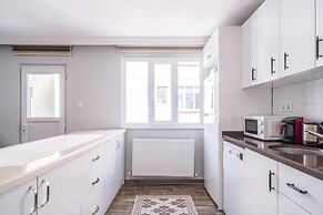 Flat w Balcony 10 min to Uskudar Coast